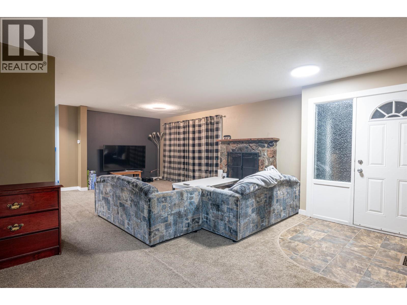 585 GILLETT STREET, Prince George