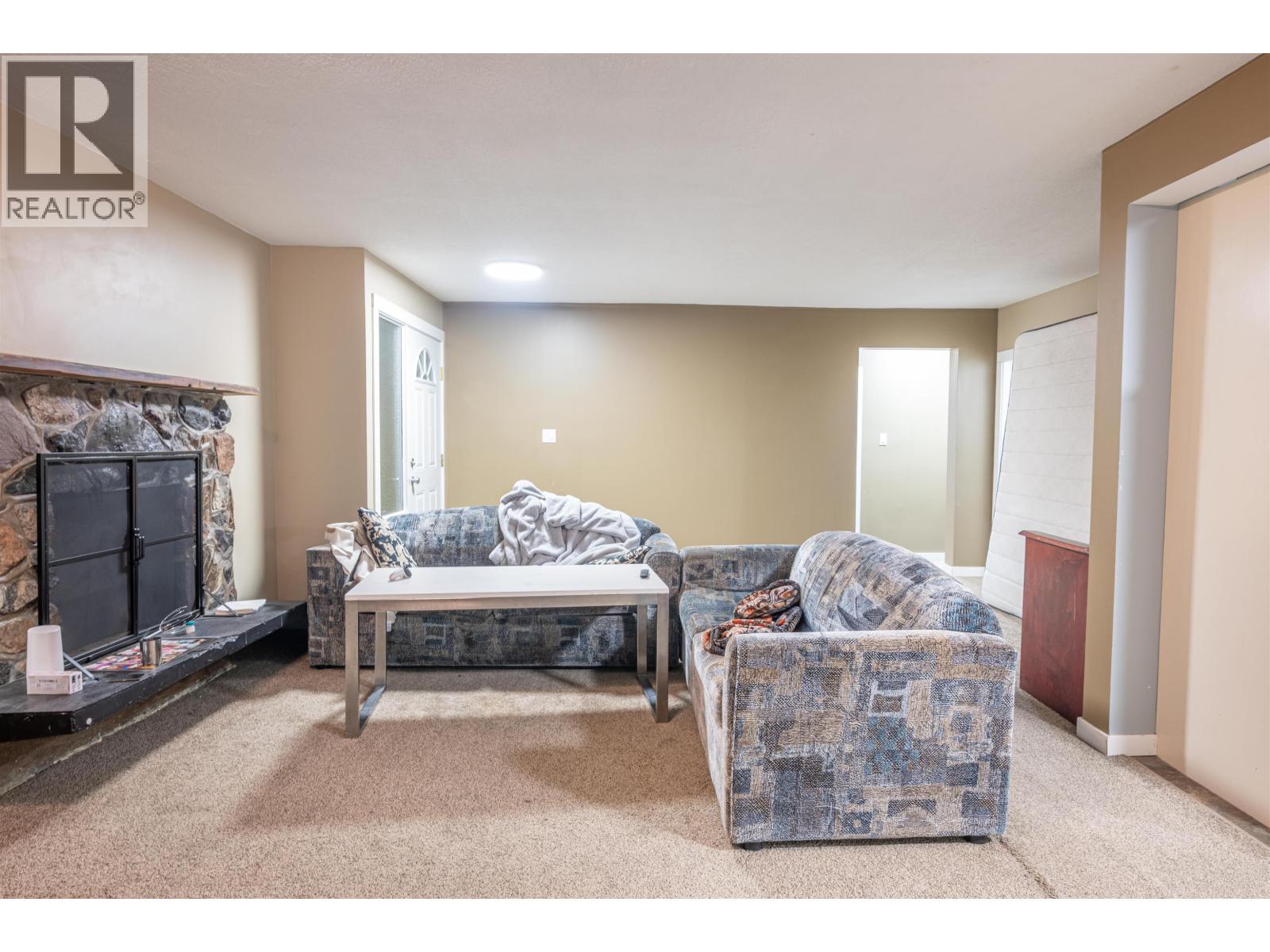 585 GILLETT STREET, Prince George