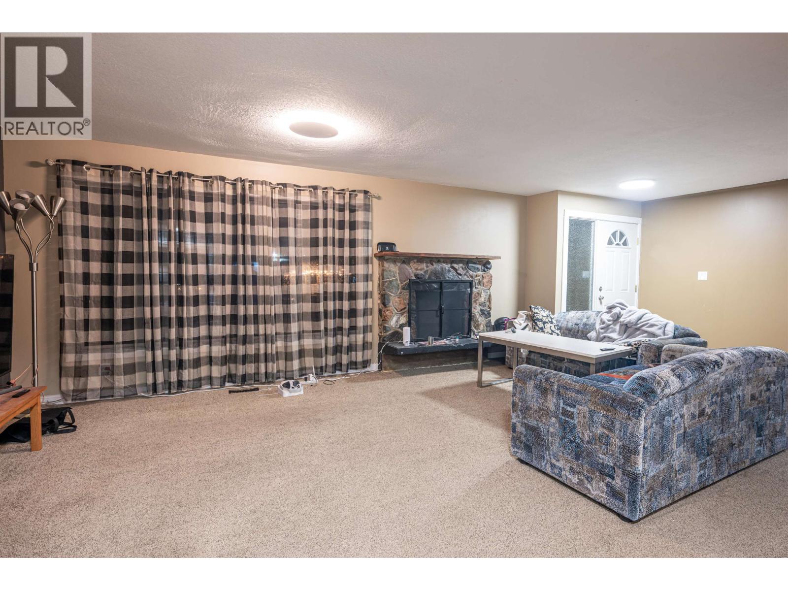 585 GILLETT STREET, Prince George
