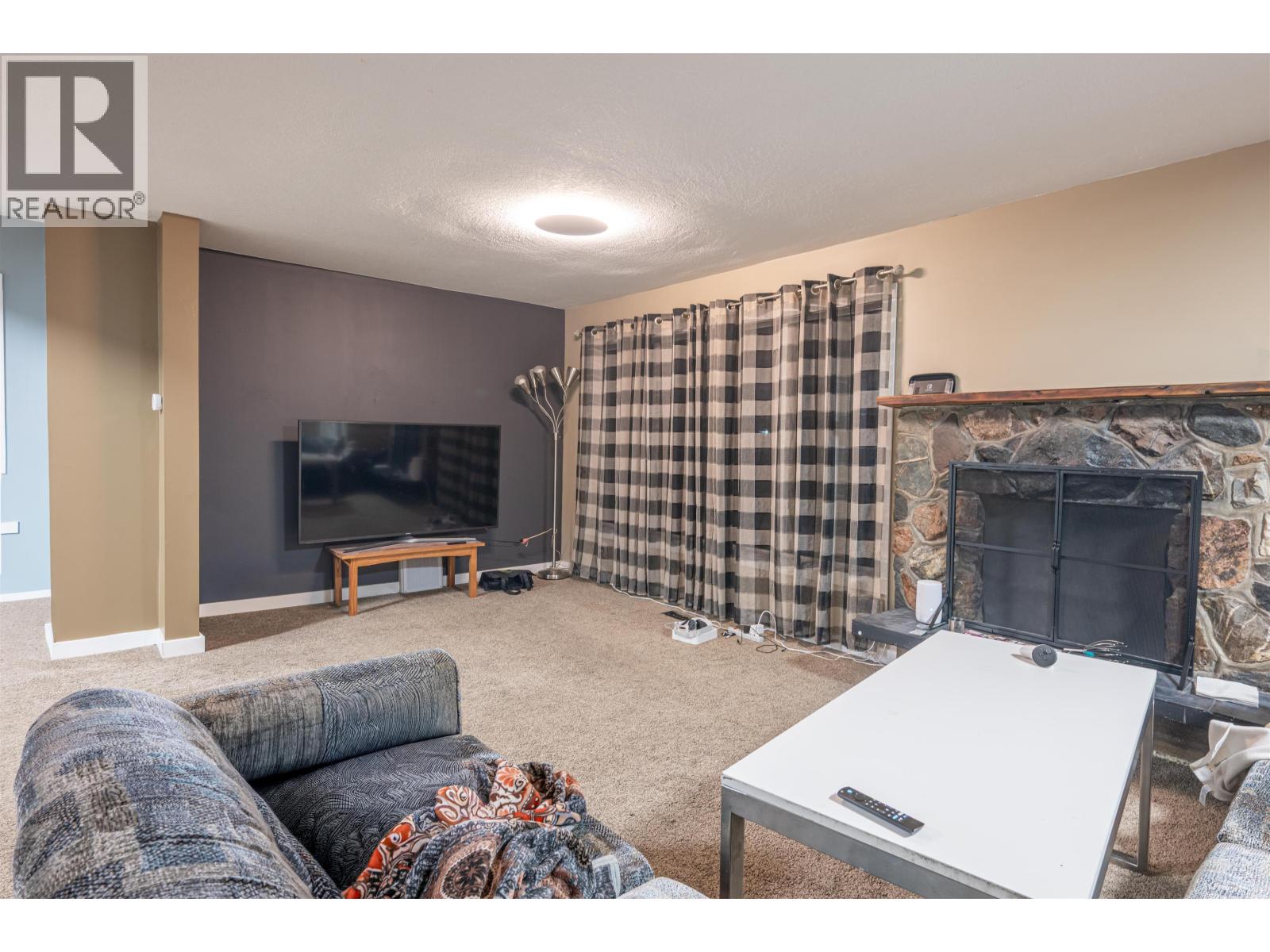 585 GILLETT STREET, Prince George