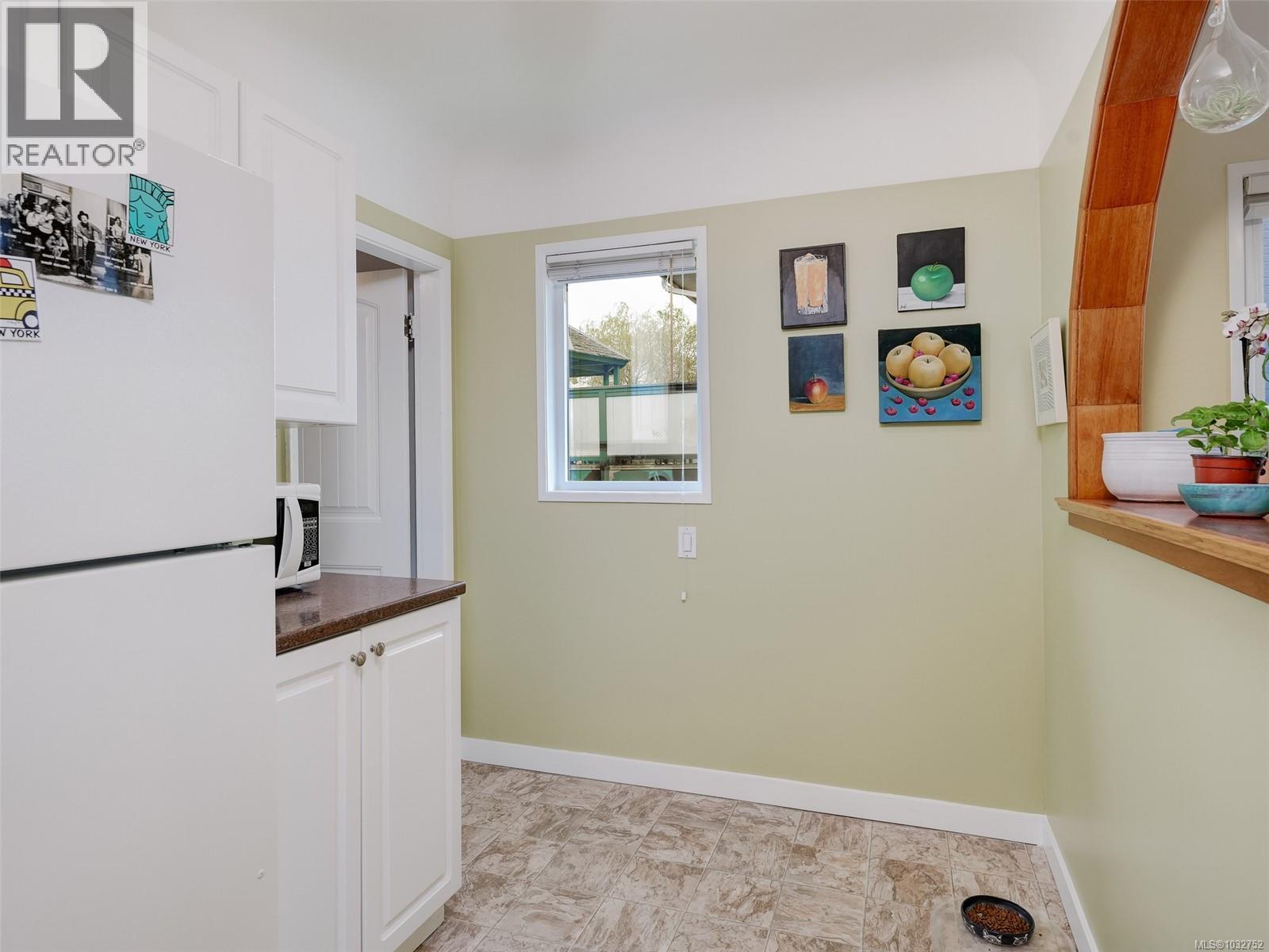  444 Walter Avenue, Saanich