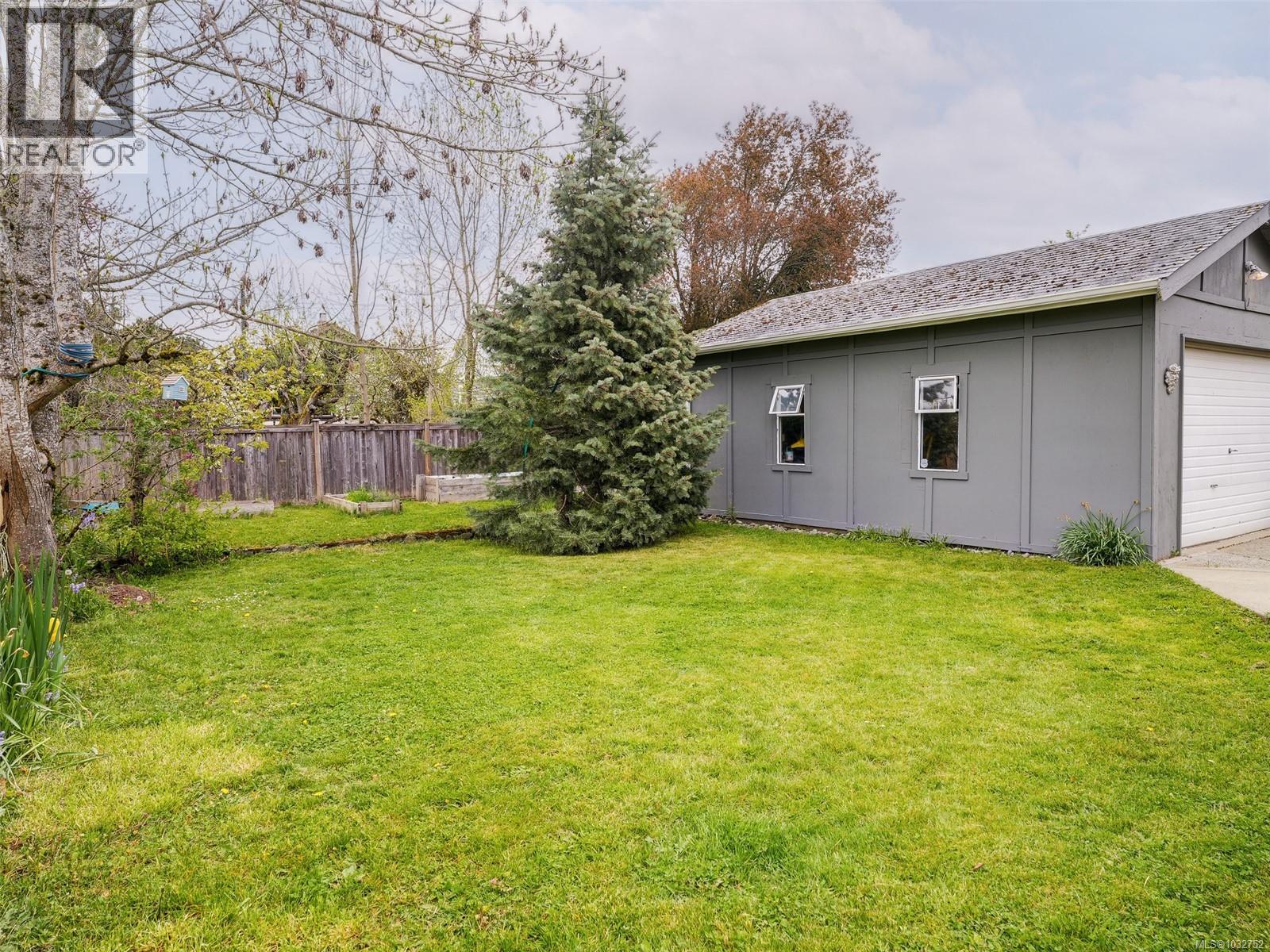  444 Walter Avenue, Saanich