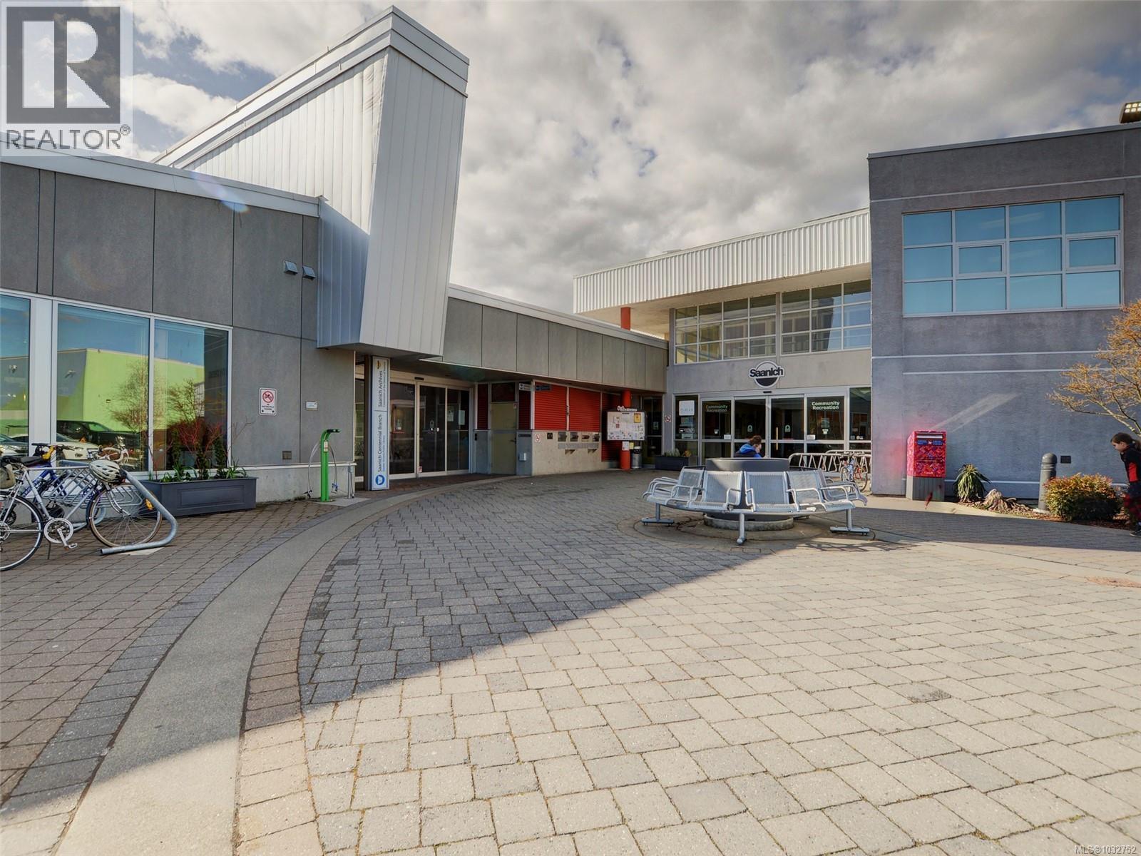  444 Walter Avenue, Saanich