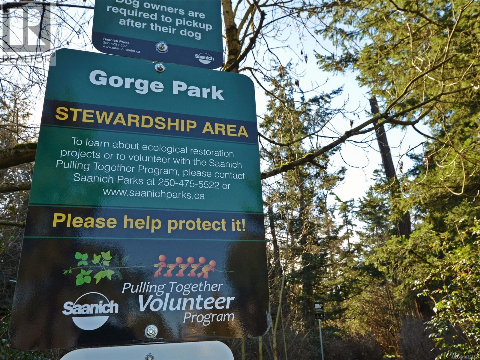  444 Walter Avenue, Saanich