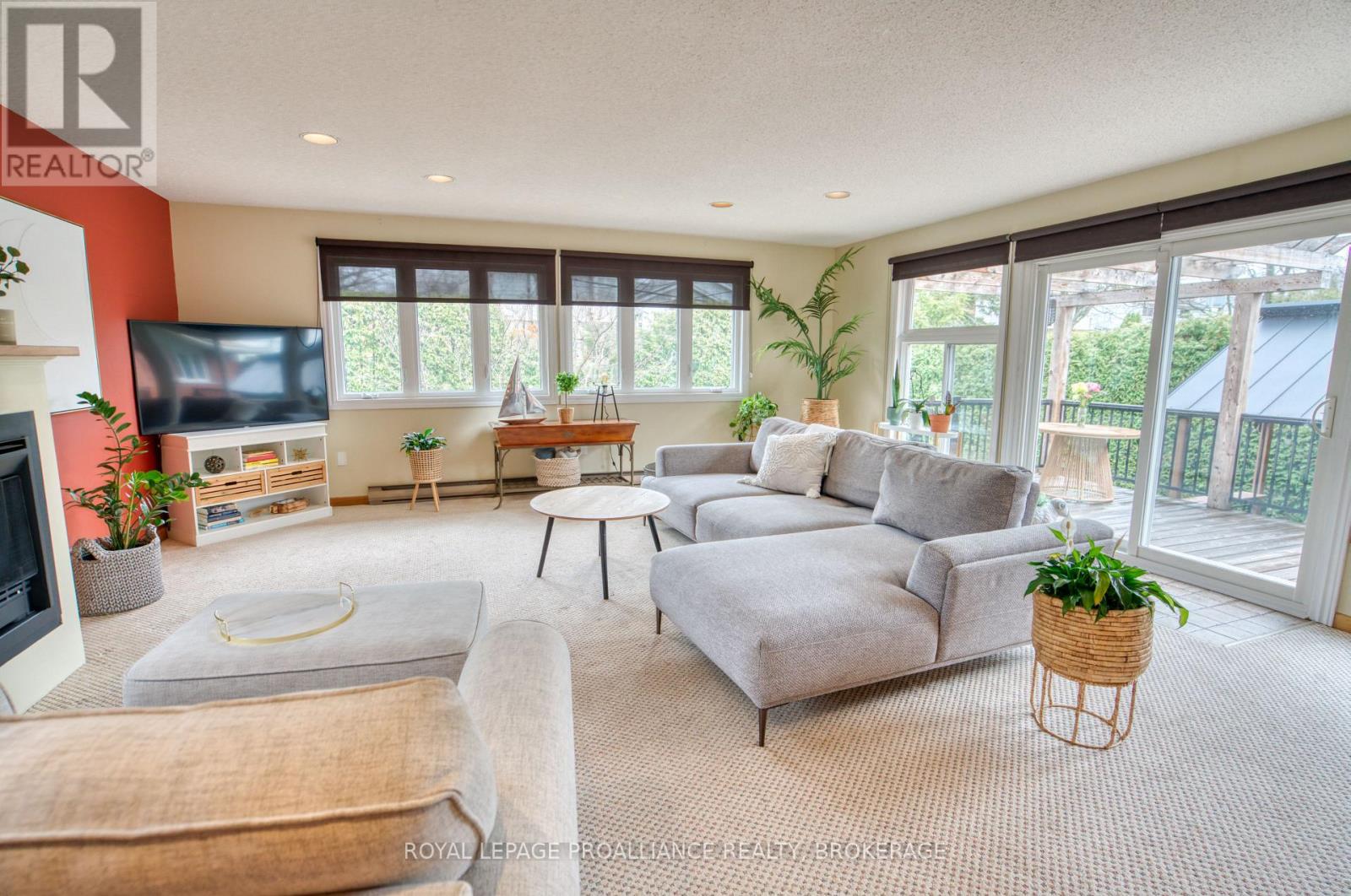 59 FAIRWAY HILL CRESCENT — photo 13