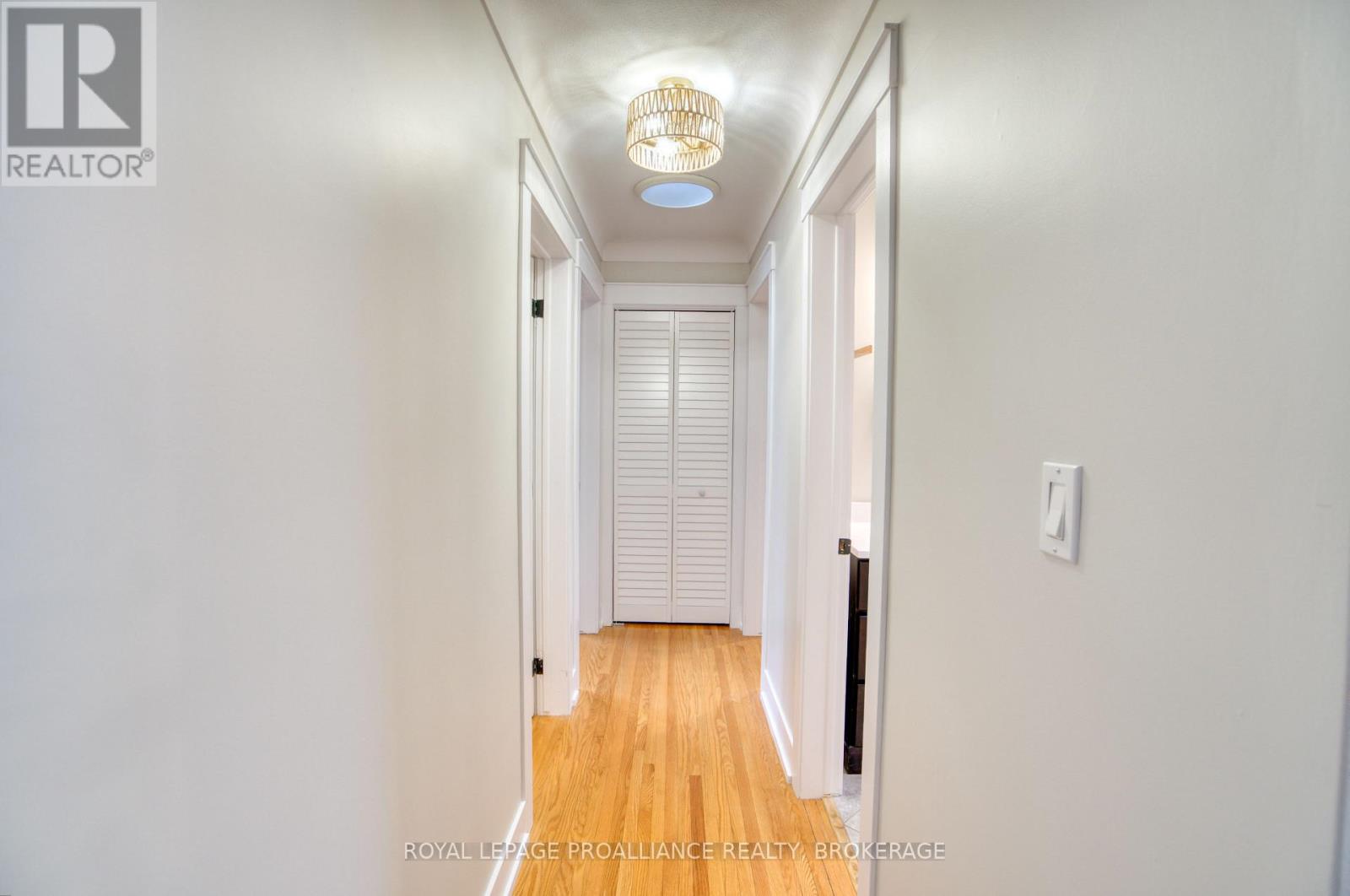 59 FAIRWAY HILL CRESCENT — photo 17