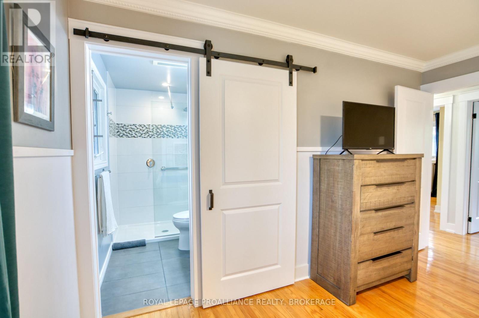 59 FAIRWAY HILL CRESCENT — photo 24