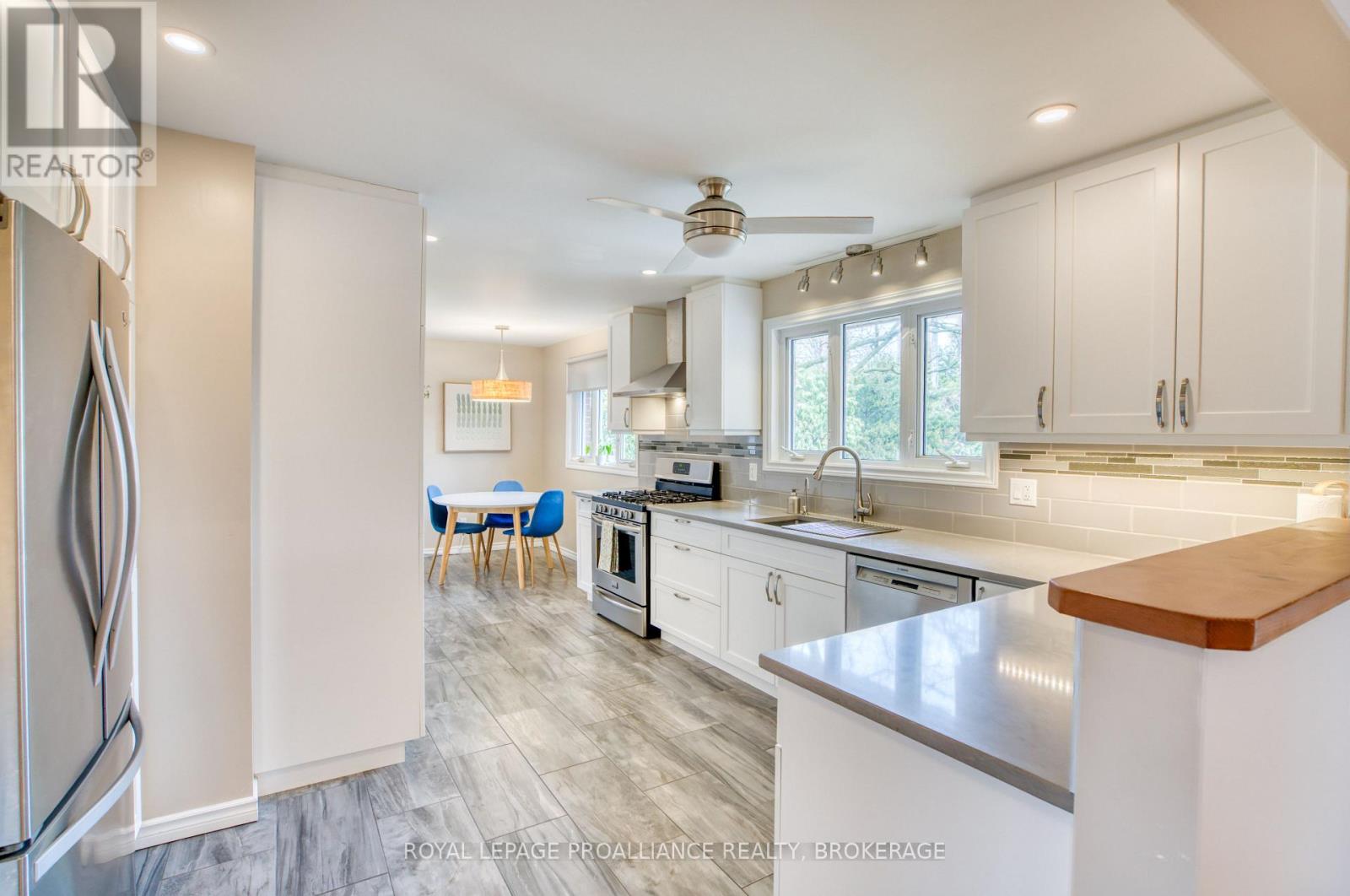 59 FAIRWAY HILL CRESCENT — photo 27