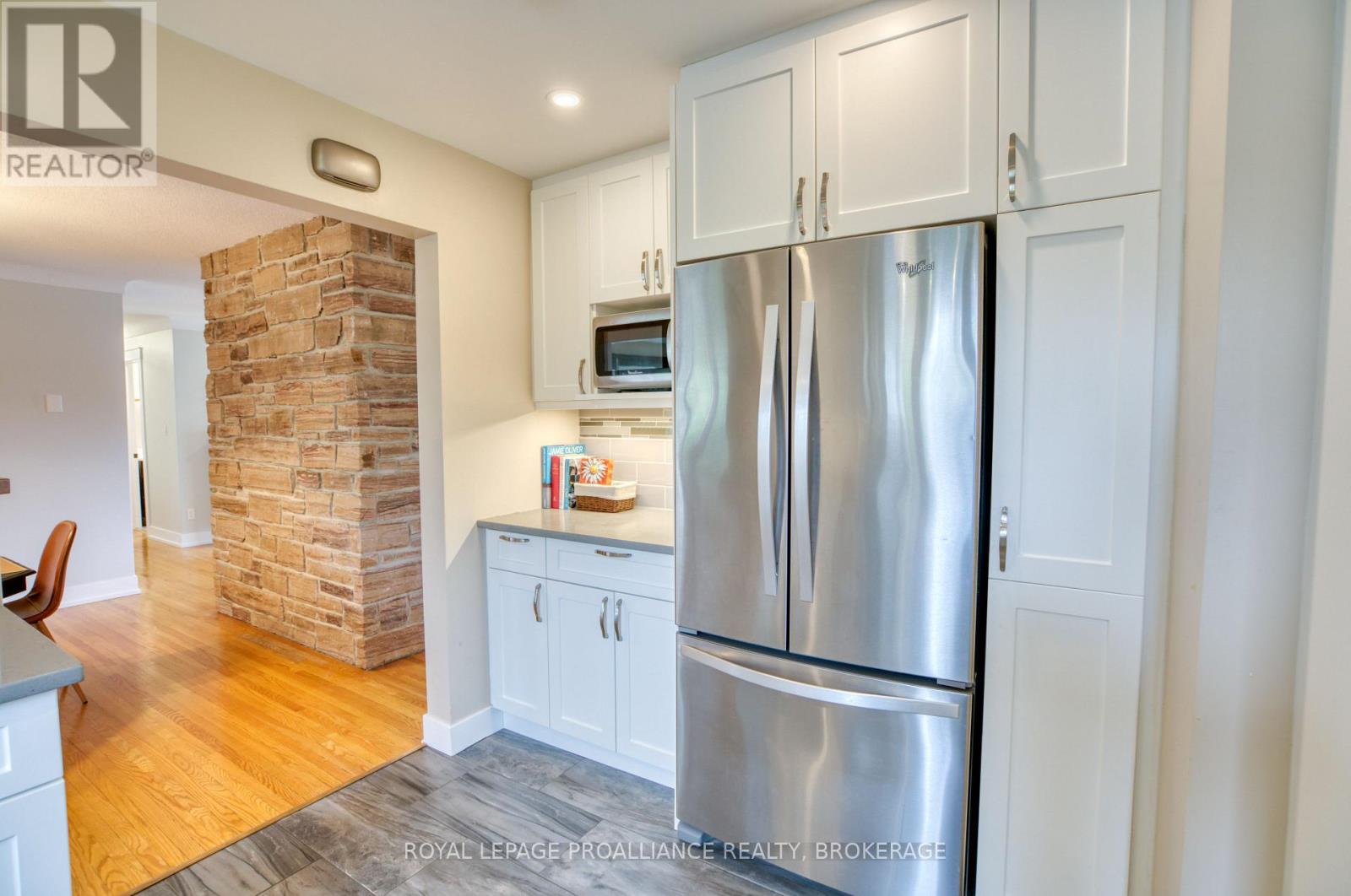 59 FAIRWAY HILL CRESCENT — photo 31