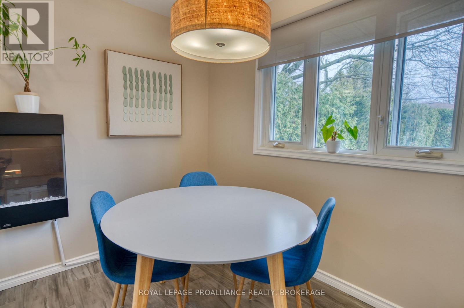 59 FAIRWAY HILL CRESCENT — photo 34