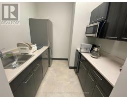 103 - 2865 Bristol Circle, Oakville, ON L6H6X5 Photo 6