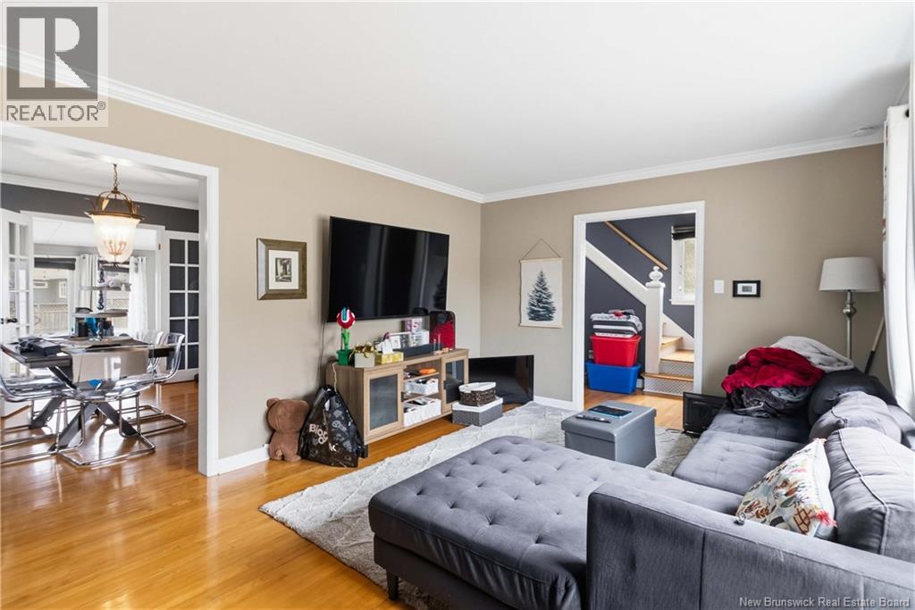 602 Montgomery Avenue - 6