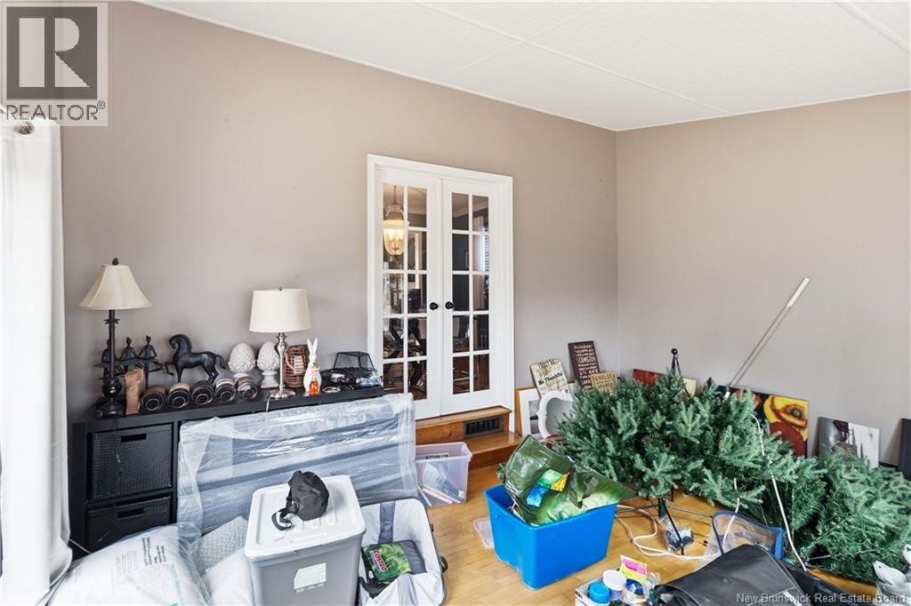 602 Montgomery Avenue - 12