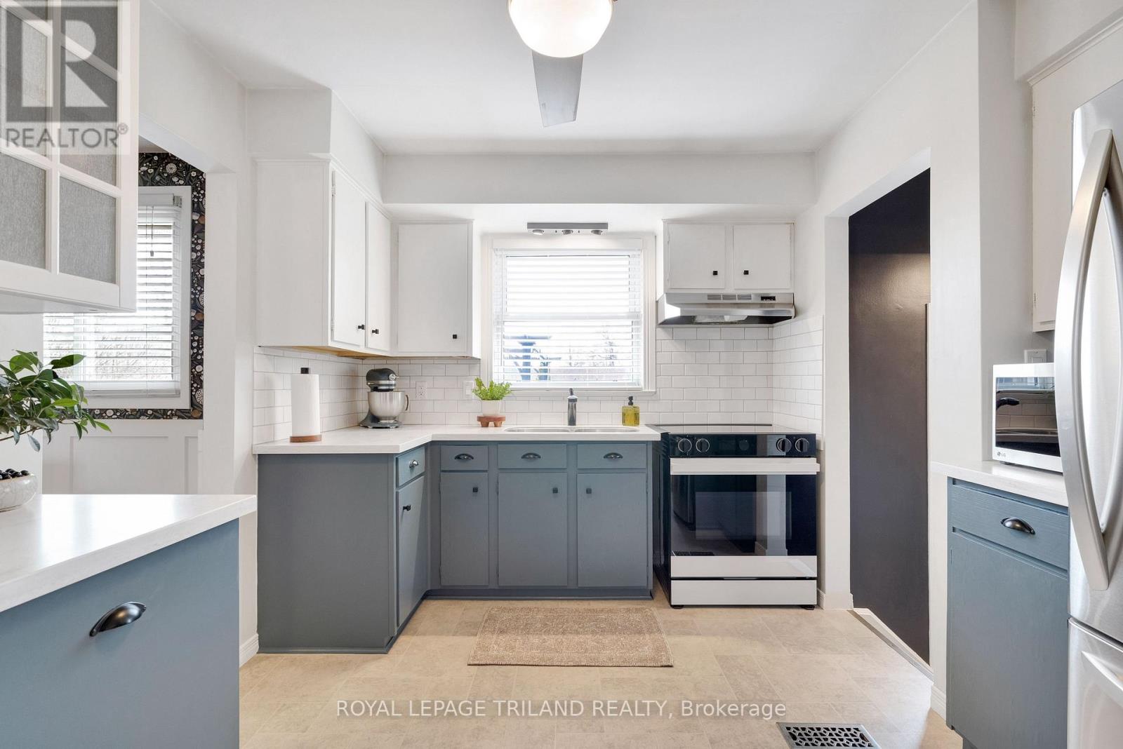 19 SPARTA STREET - 18