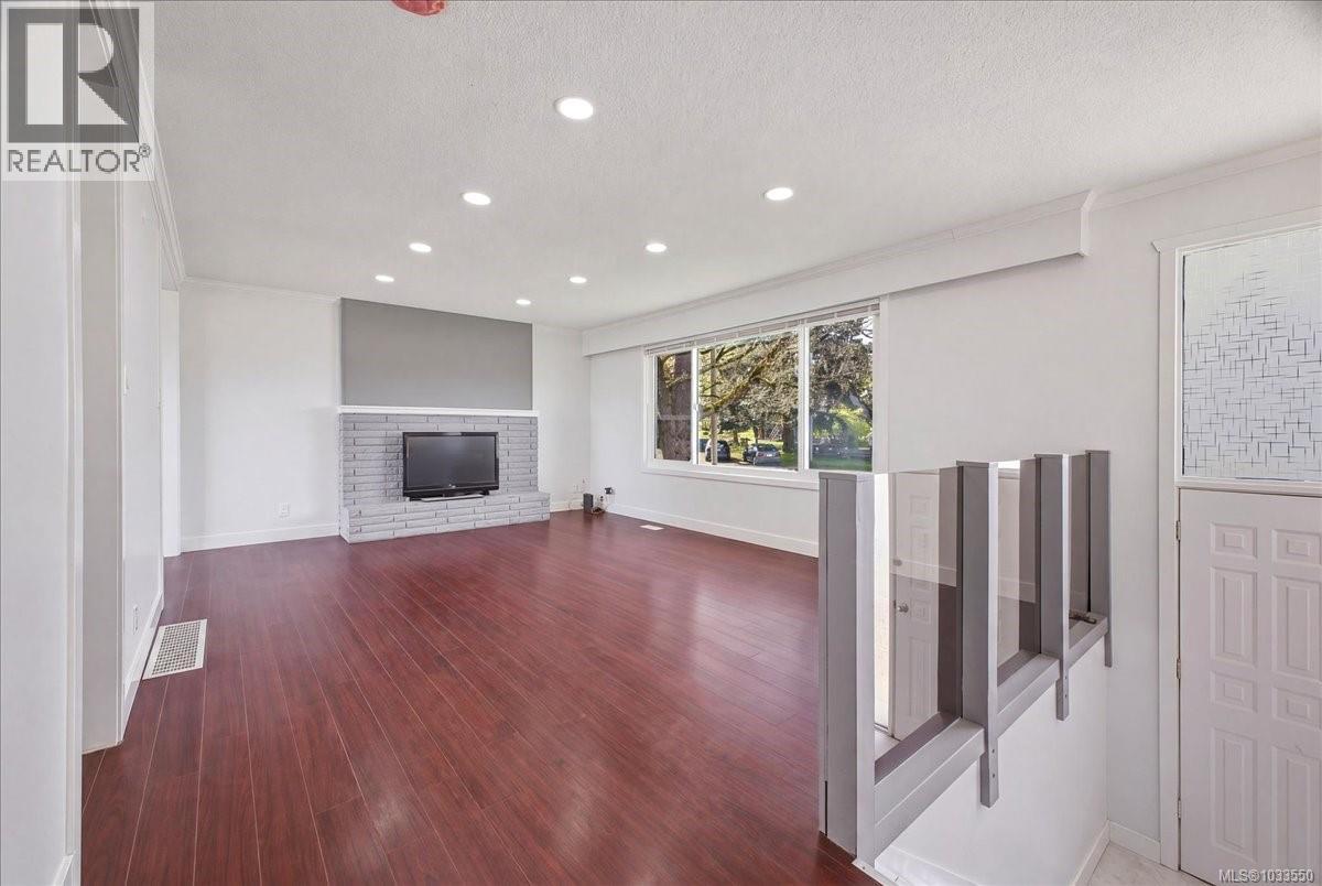 428 Howard Ave - 9