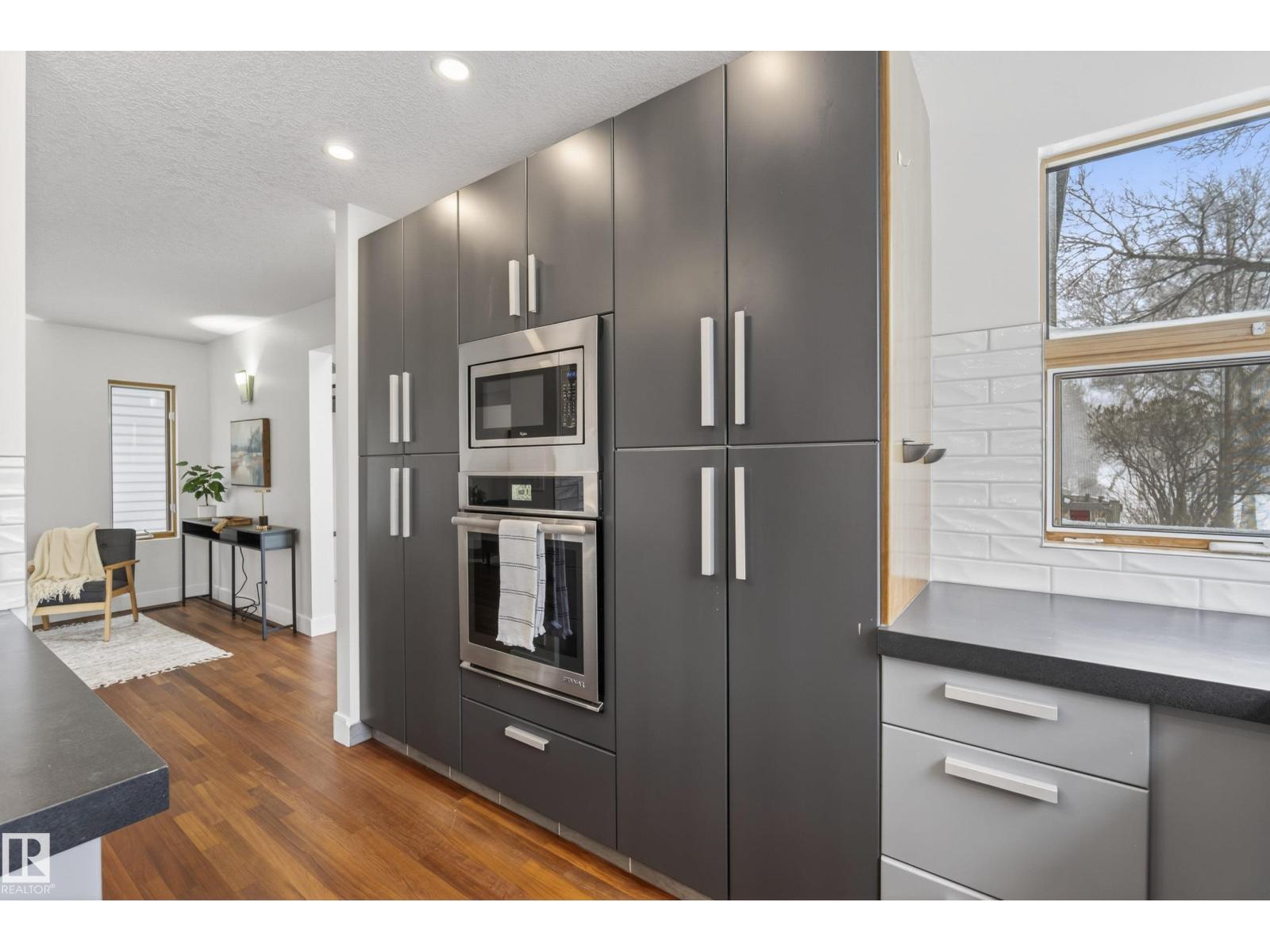 8860 93 ST NW, Edmonton