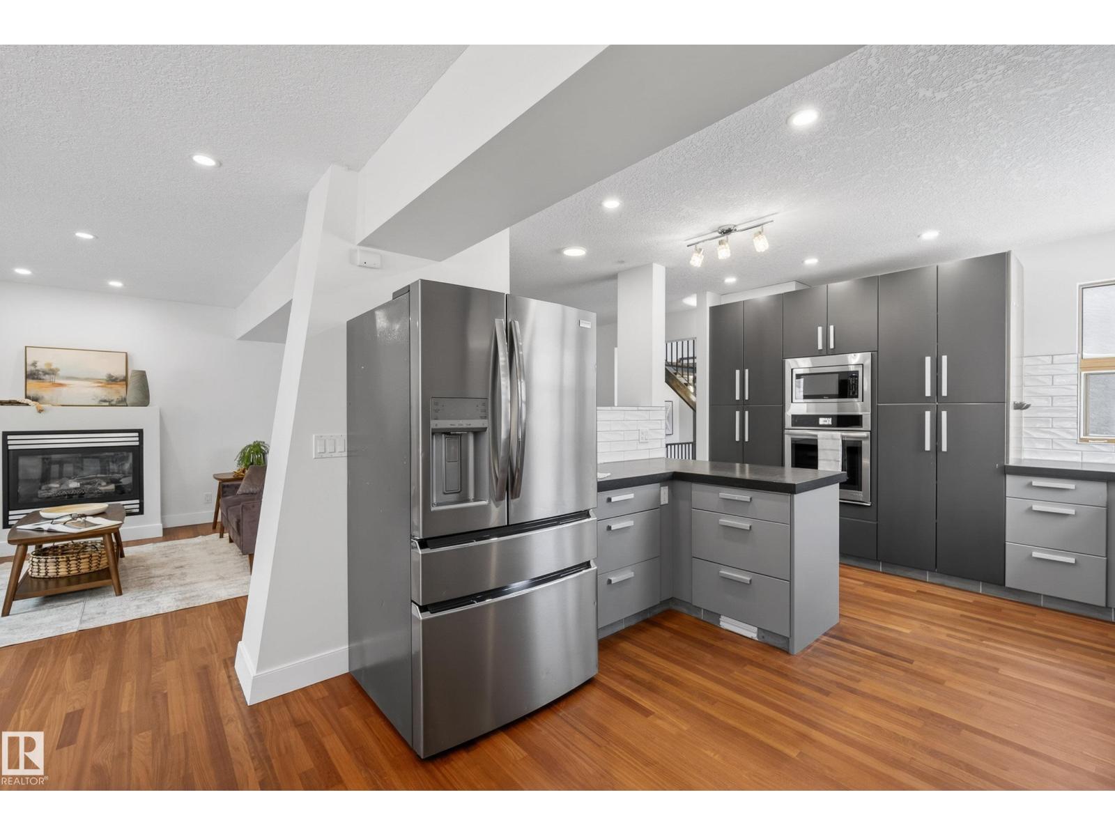 8860 93 ST NW, Edmonton