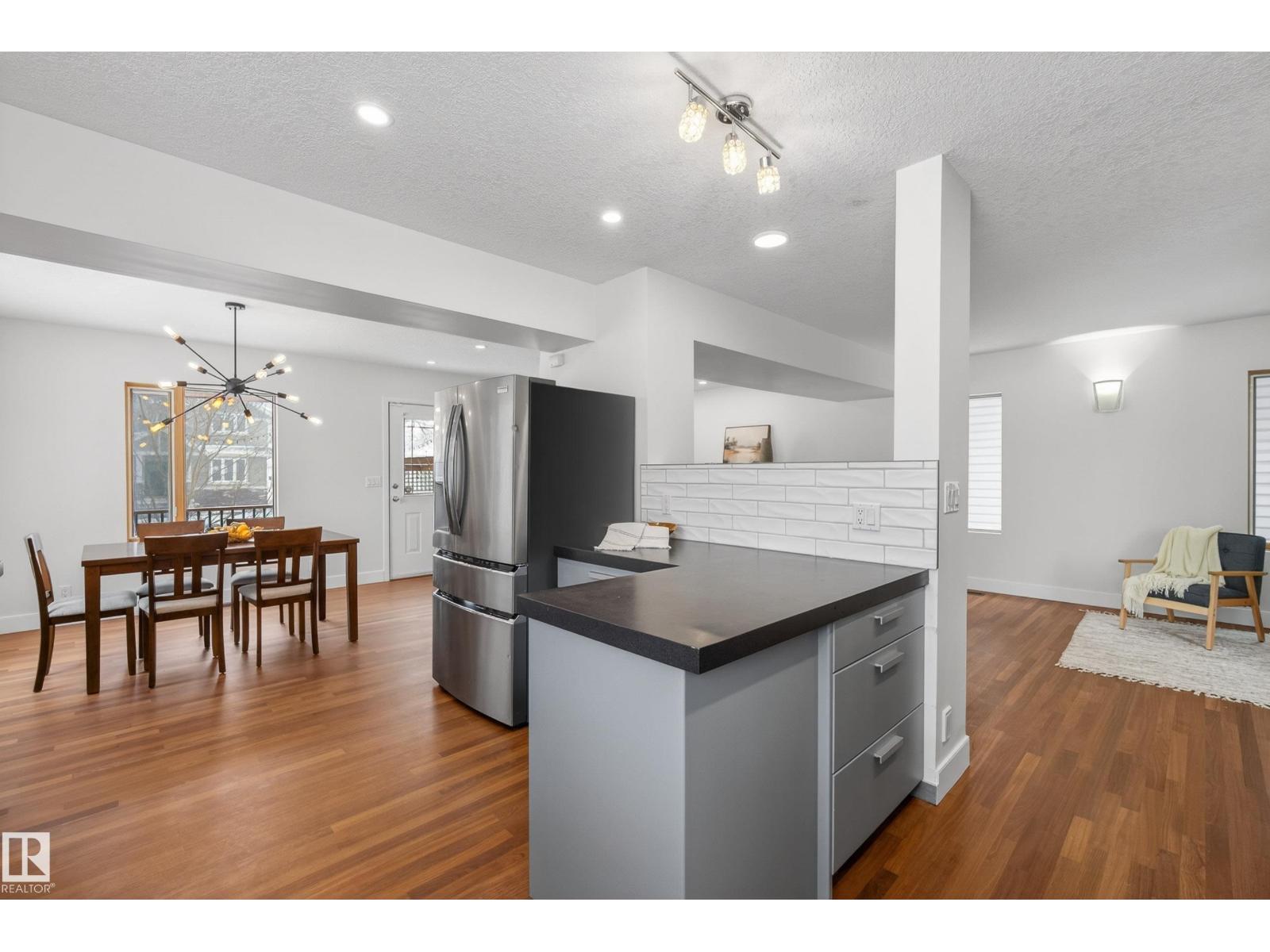 8860 93 ST NW, Edmonton