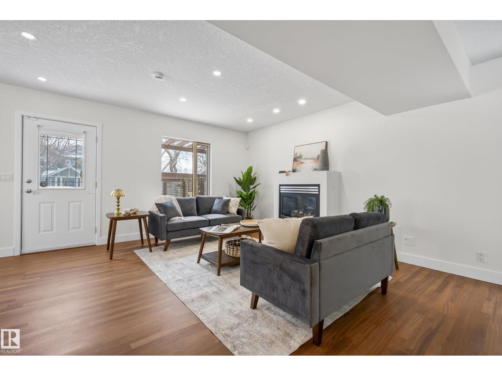 8860 93 ST NW, Edmonton