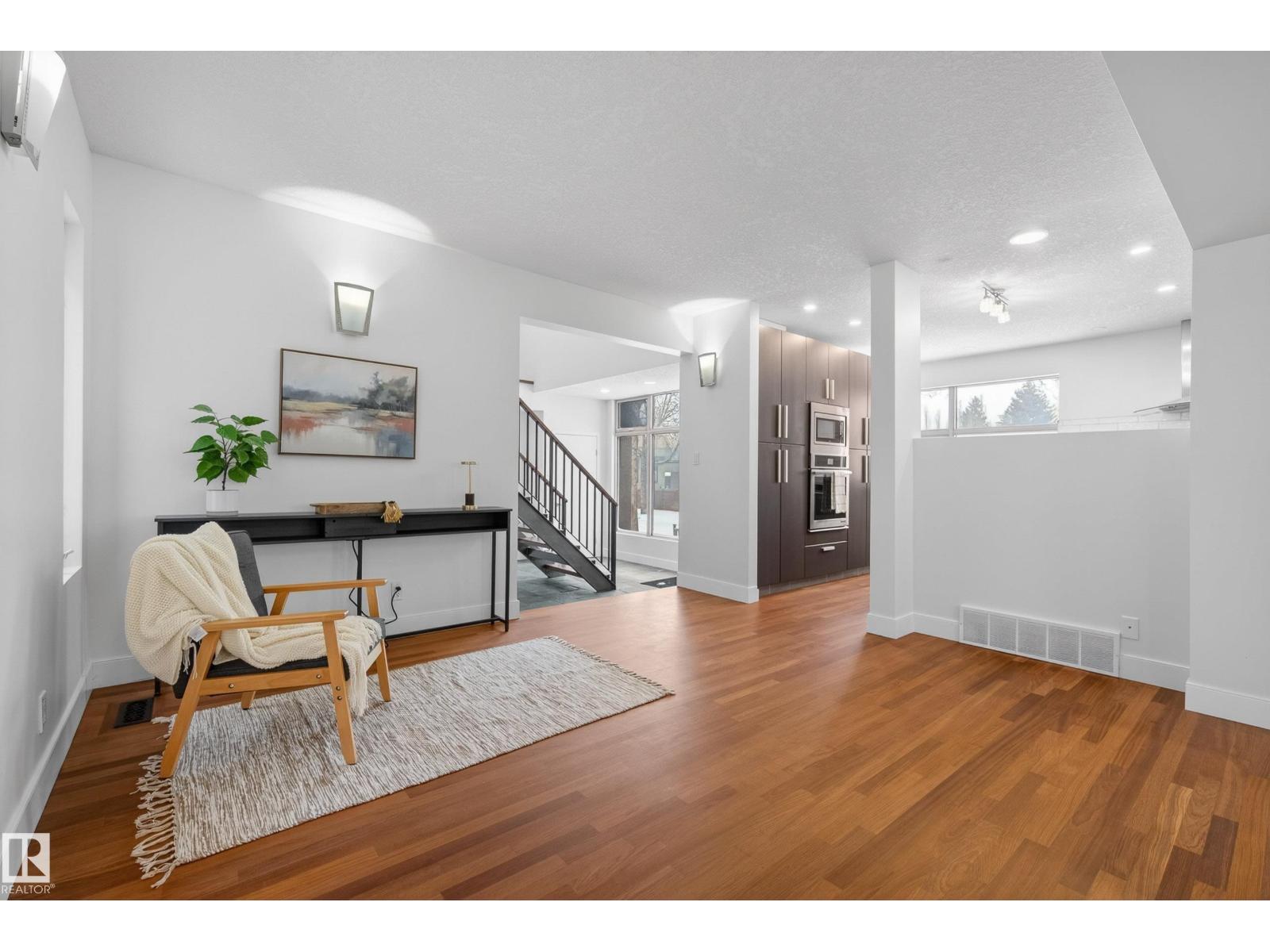 8860 93 ST NW, Edmonton