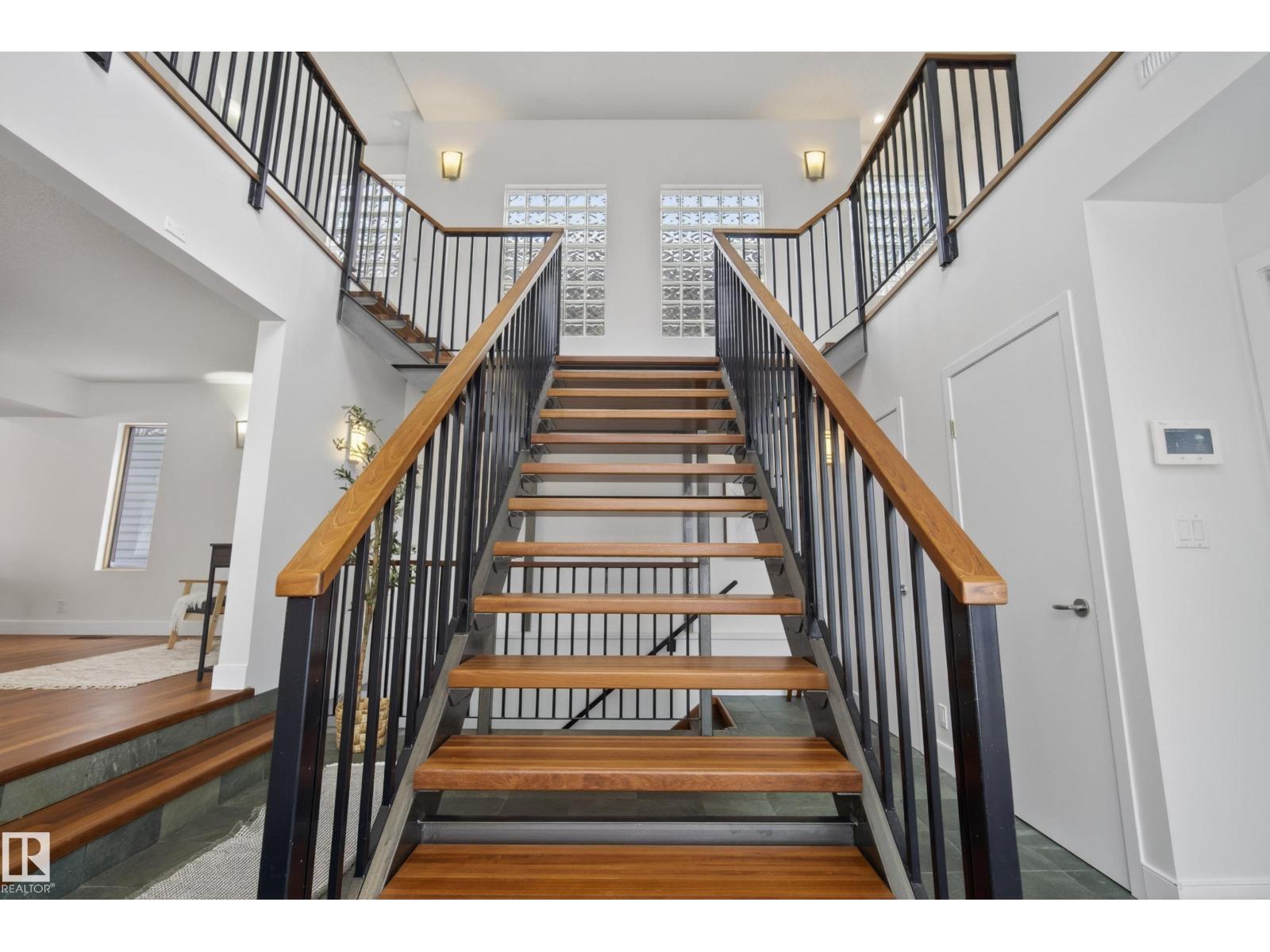 8860 93 ST NW, Edmonton