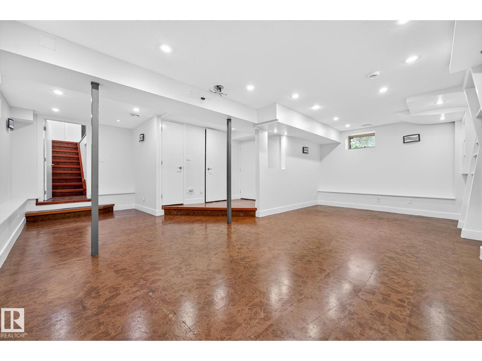 8860 93 ST NW, Edmonton