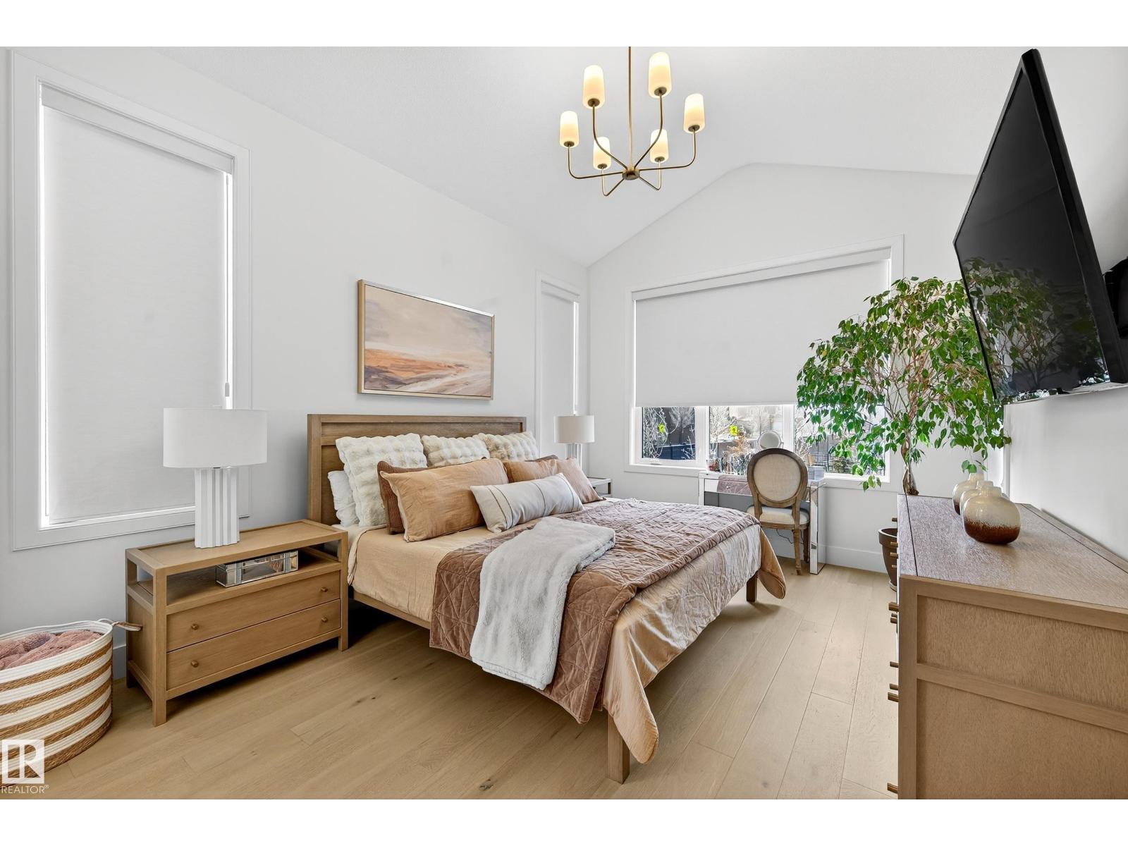 14 JANE PT, St. Albert