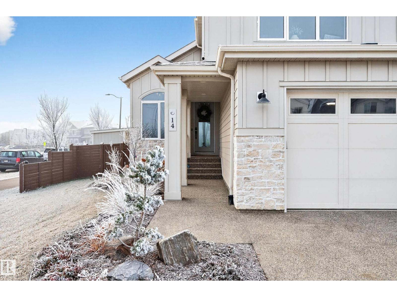 14 JANE PT, St. Albert