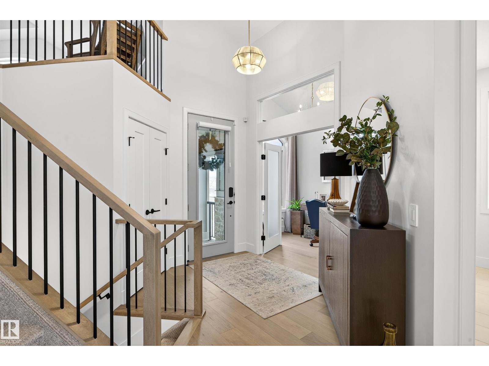 14 JANE PT, St. Albert