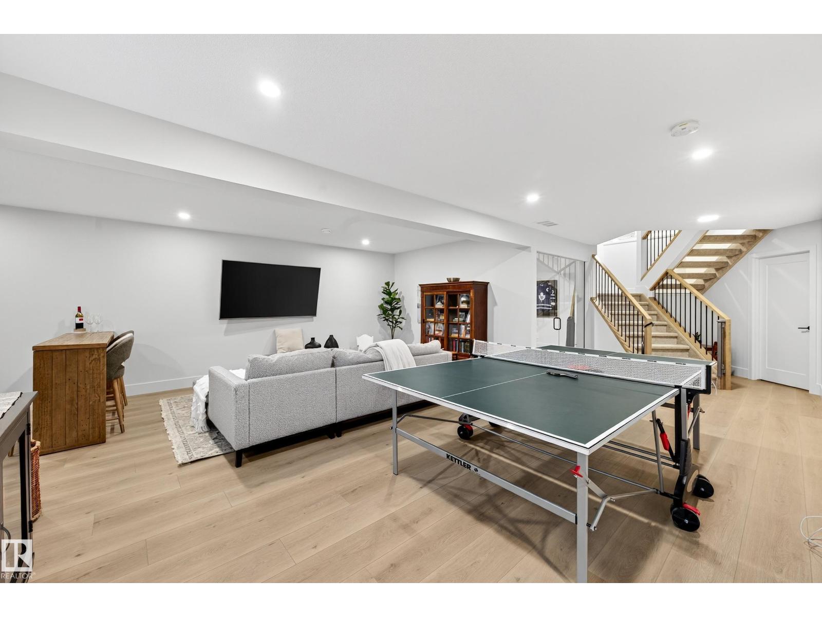 14 JANE PT, St. Albert