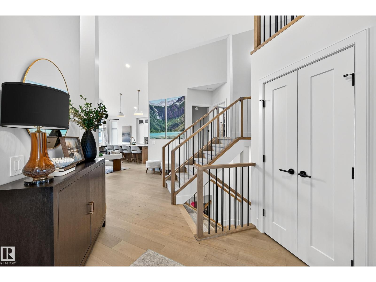 14 JANE PT, St. Albert