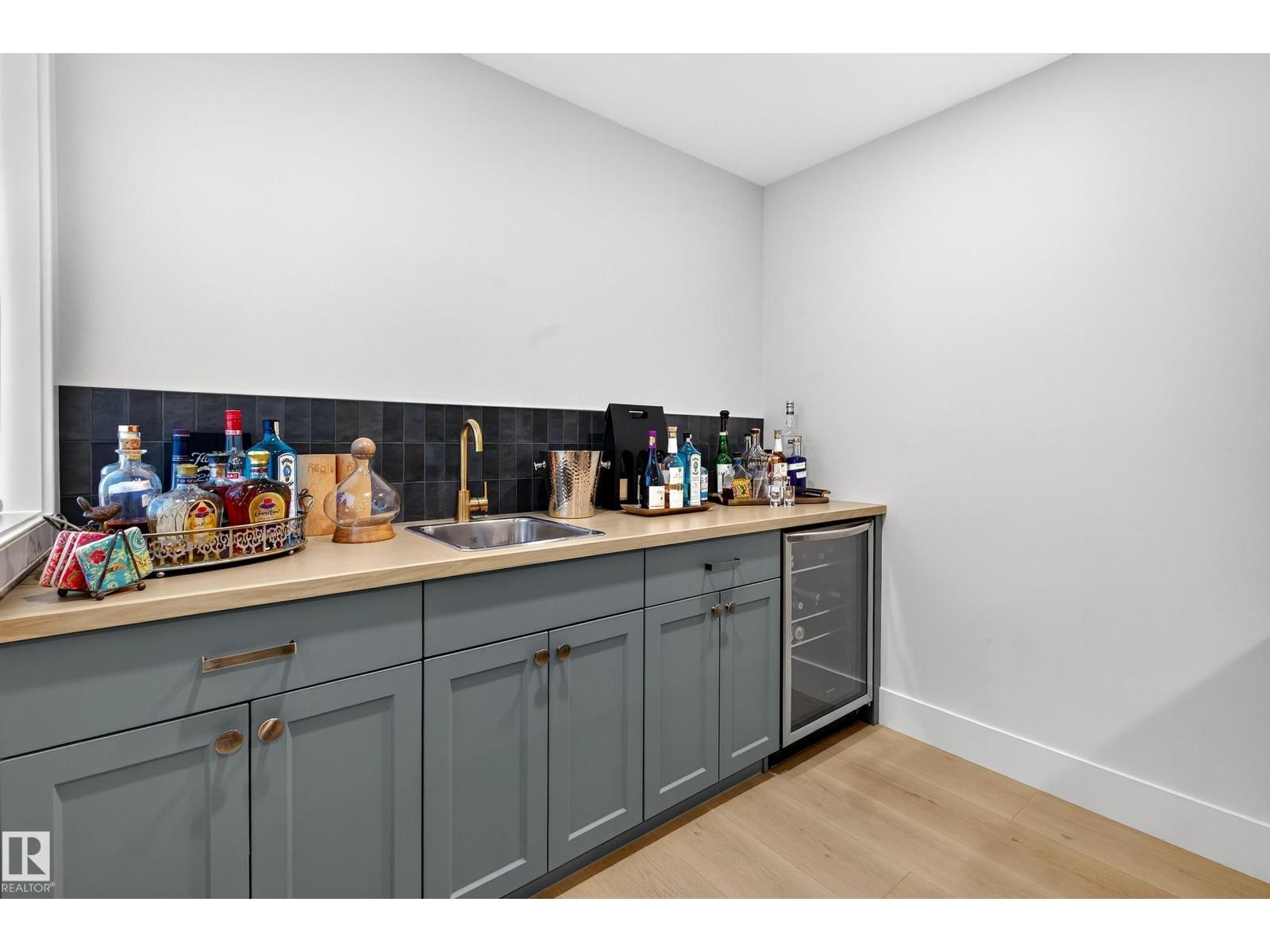 14 JANE PT, St. Albert