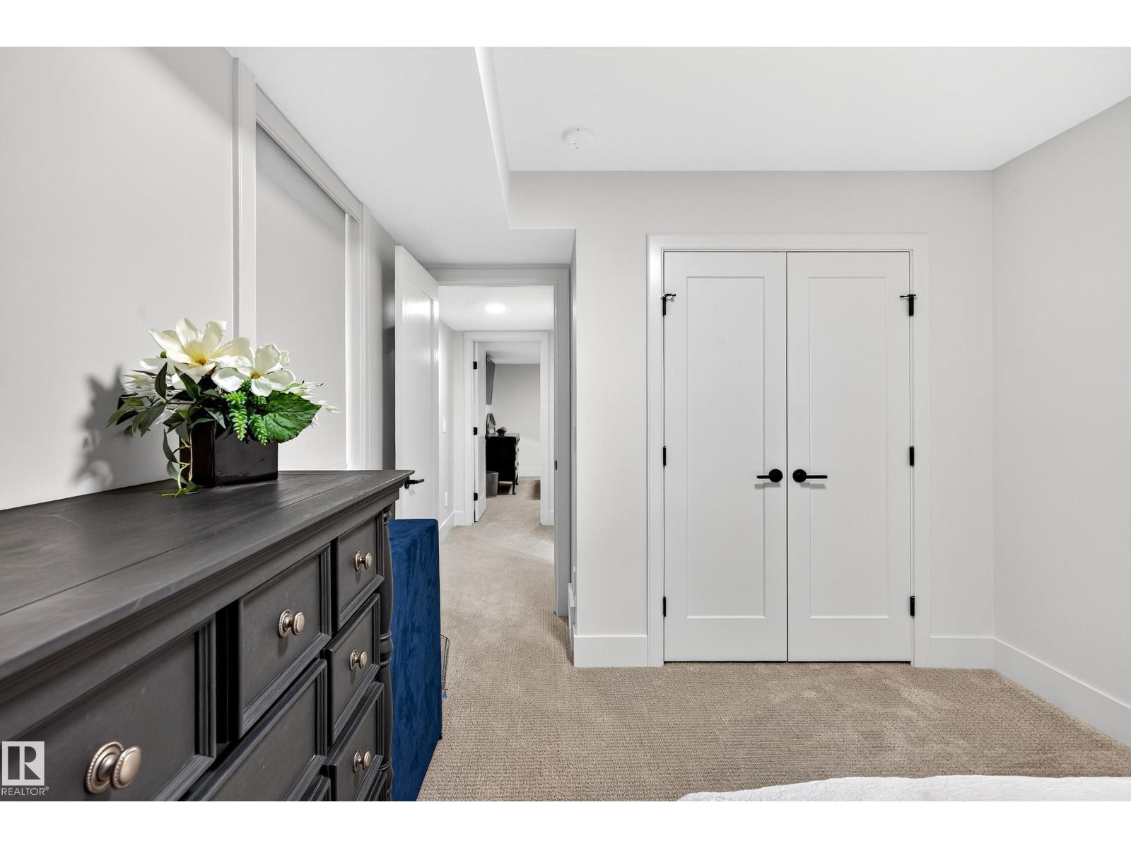 14 JANE PT, St. Albert