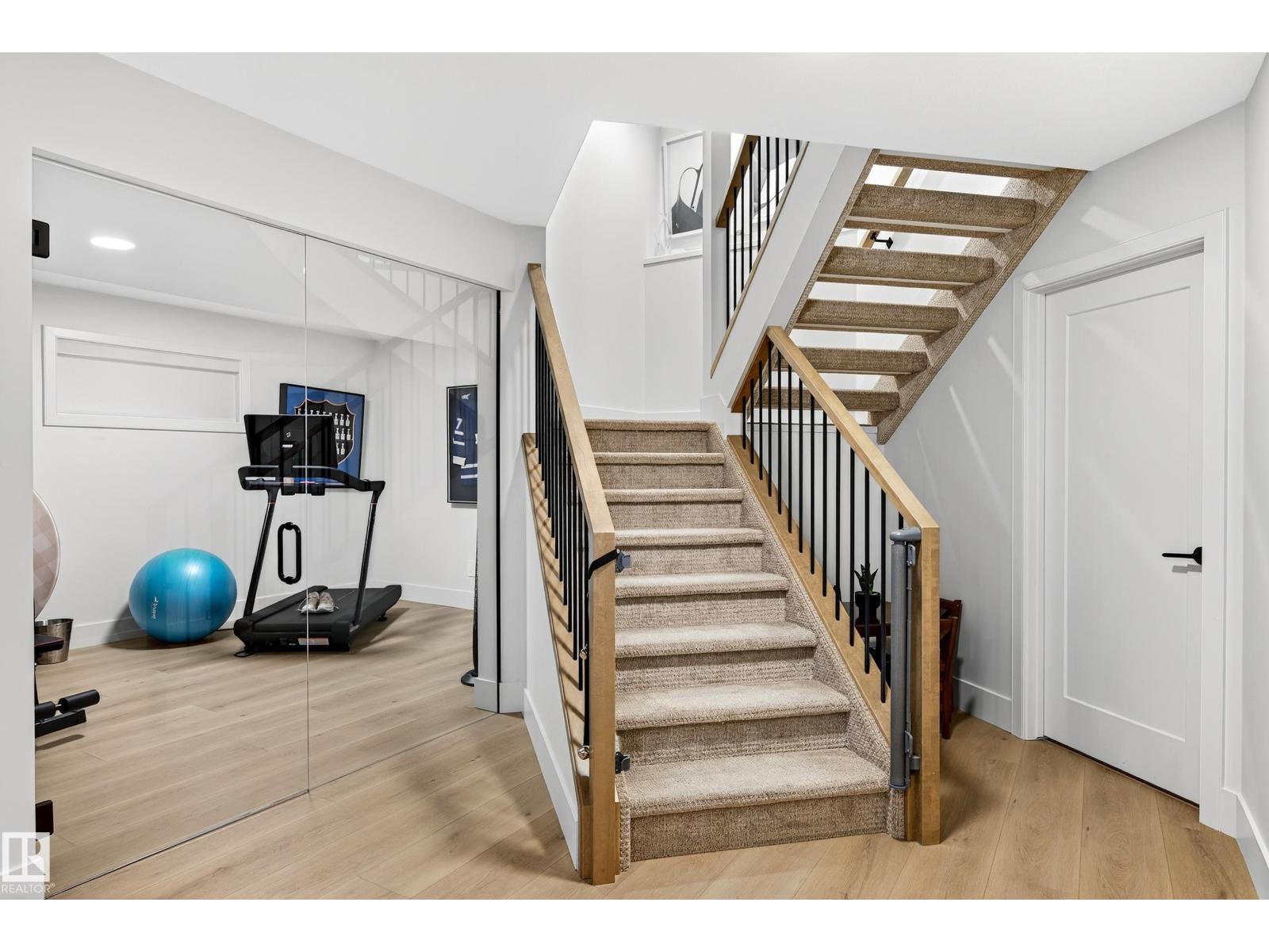 14 JANE PT, St. Albert