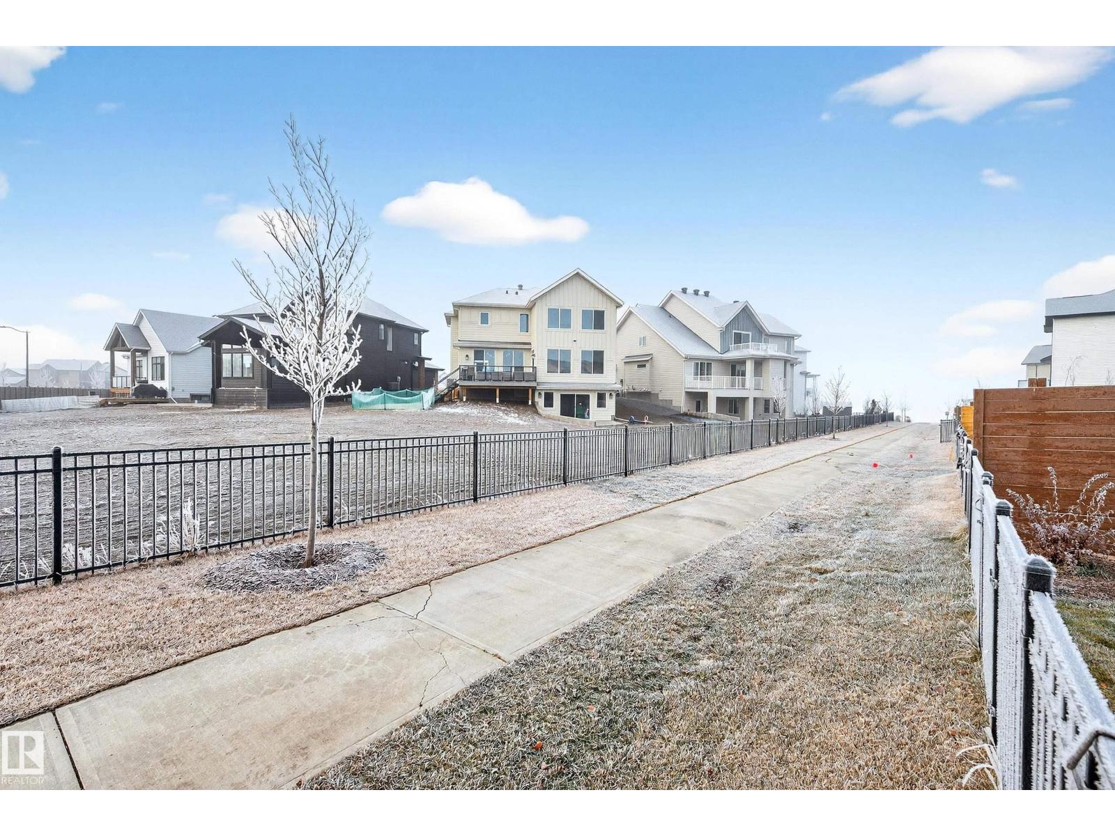 14 JANE PT, St. Albert