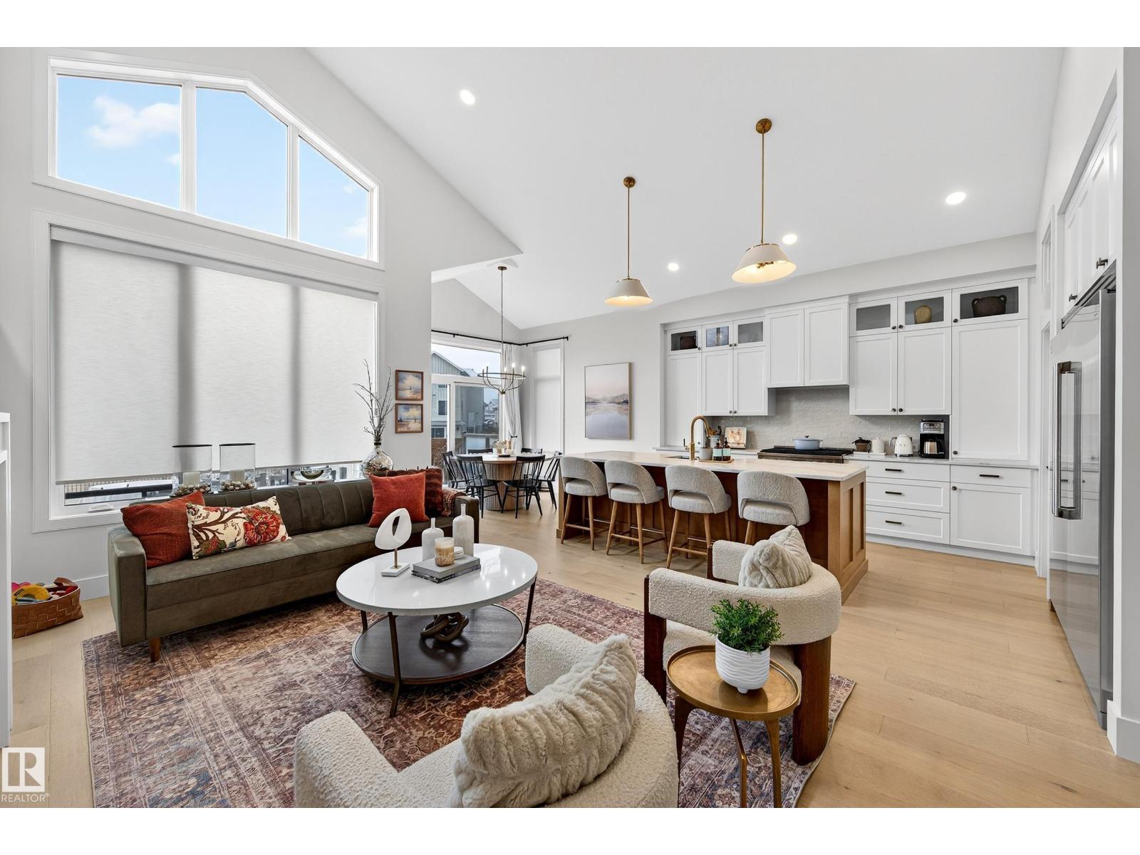 14 JANE PT, St. Albert