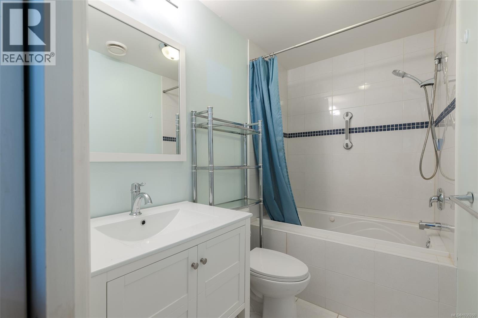 #11 606 Farrell Rd - 22
