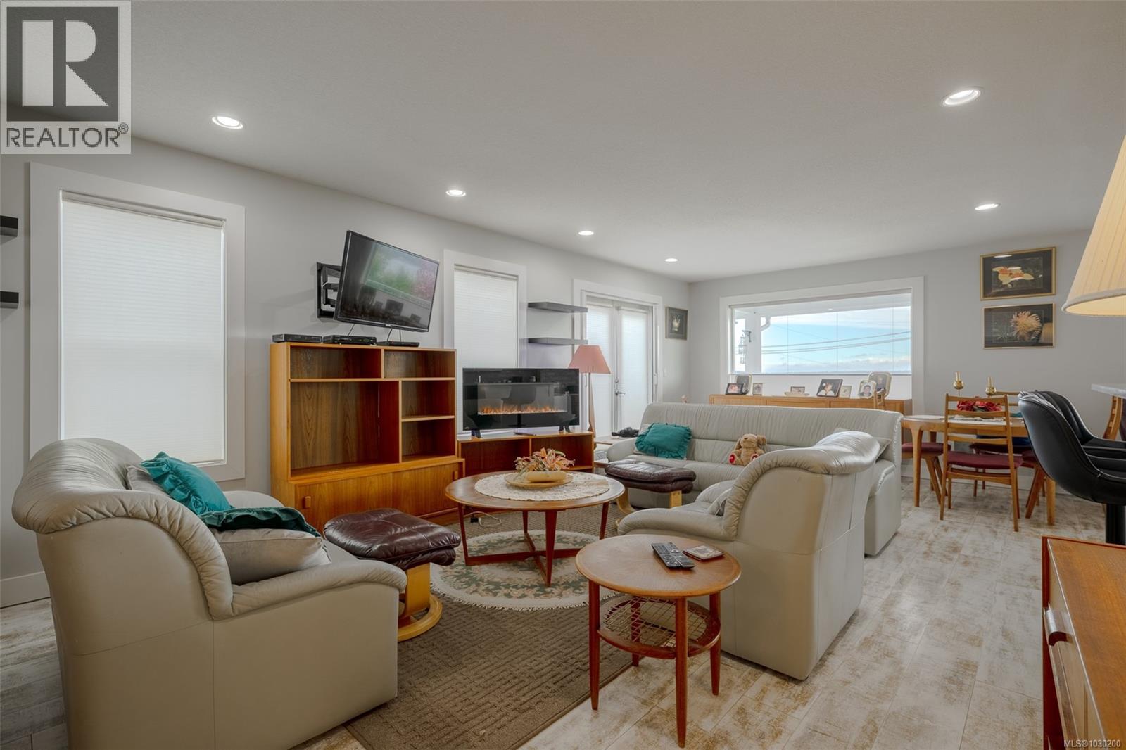 #11 606 Farrell Rd - 7