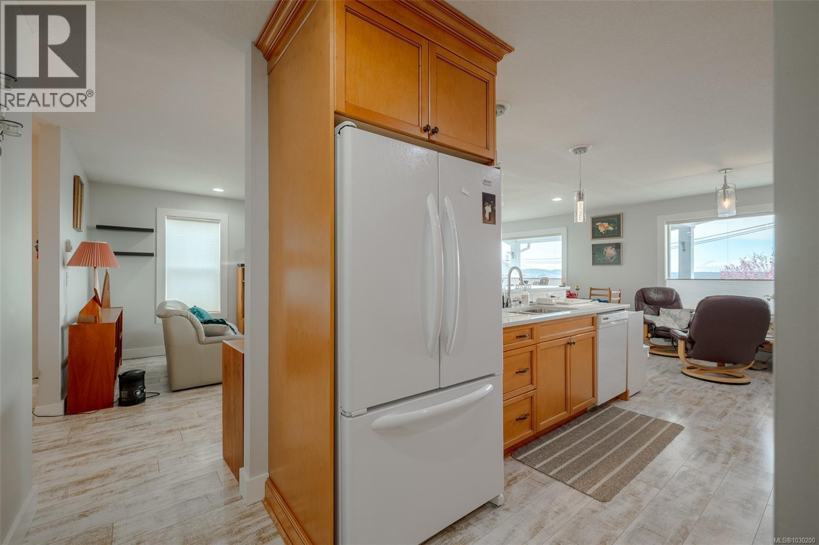 #11 606 Farrell Rd - 19