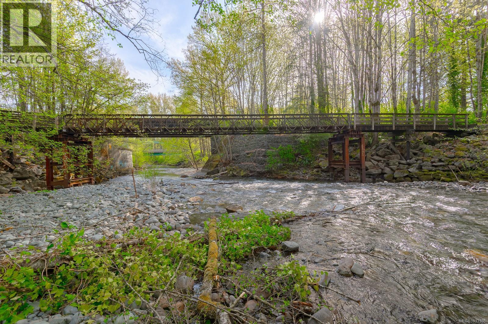 1685 Spruston Rd, Nanaimo