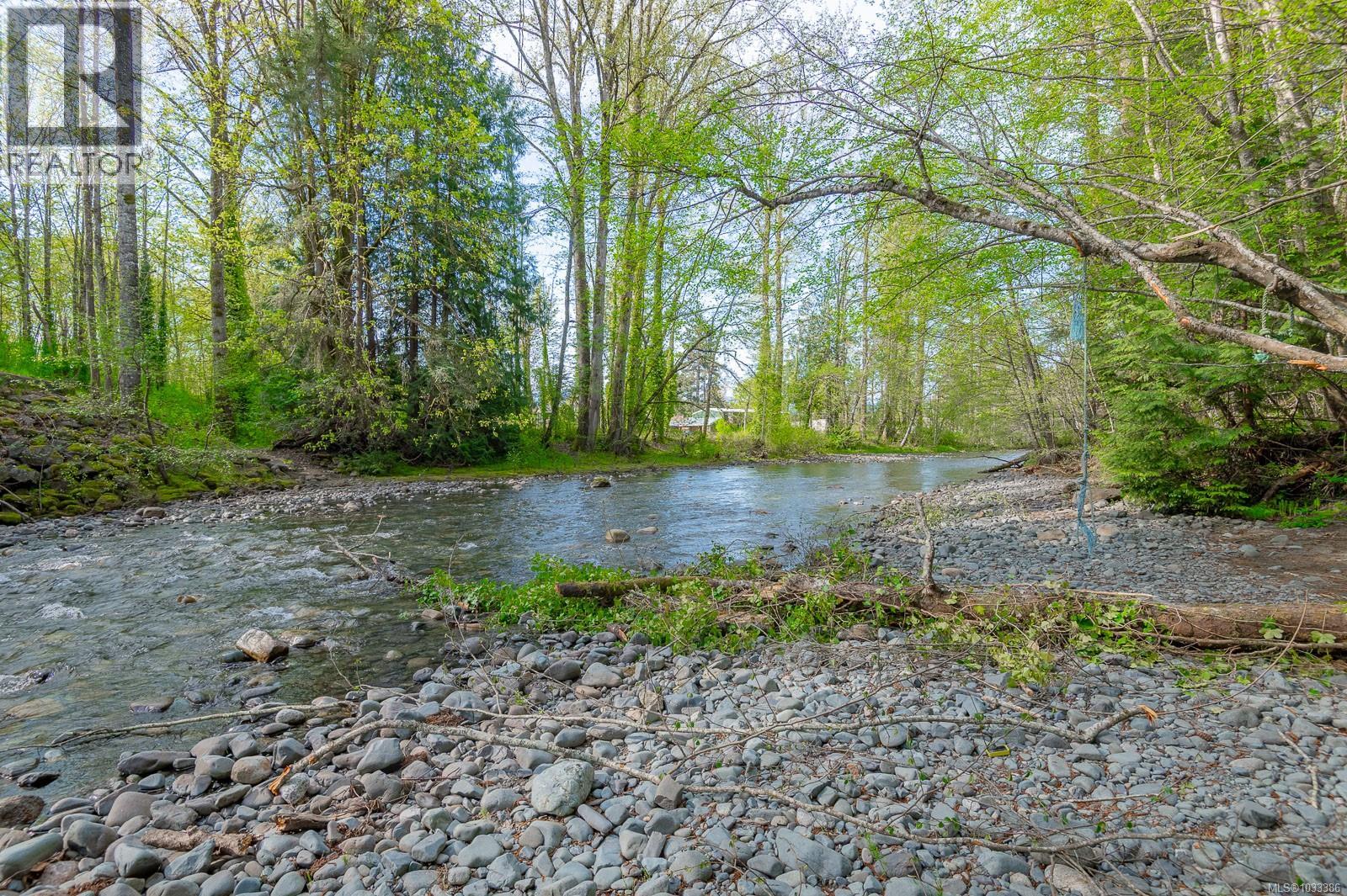 1685 Spruston Rd, Nanaimo