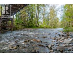 1685 Spruston Rd, Nanaimo, BC V9X1S8 Photo 11