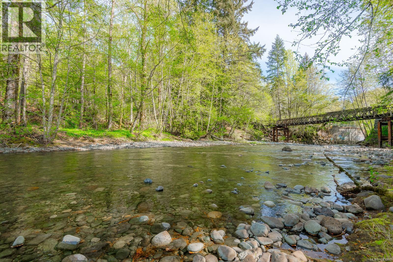 1685 Spruston Rd, Nanaimo
