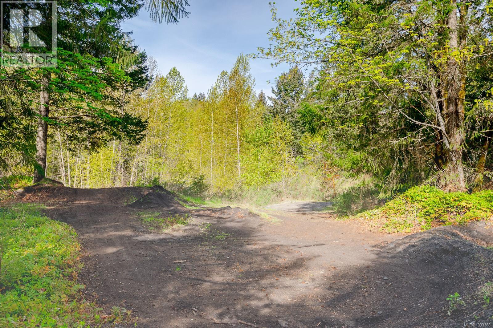 1685 Spruston Rd, Nanaimo