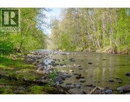 1685 Spruston Rd, Nanaimo, BC V9X1S8 Photo 12