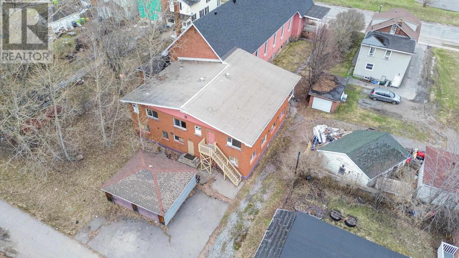549 Cathcart ST - 15