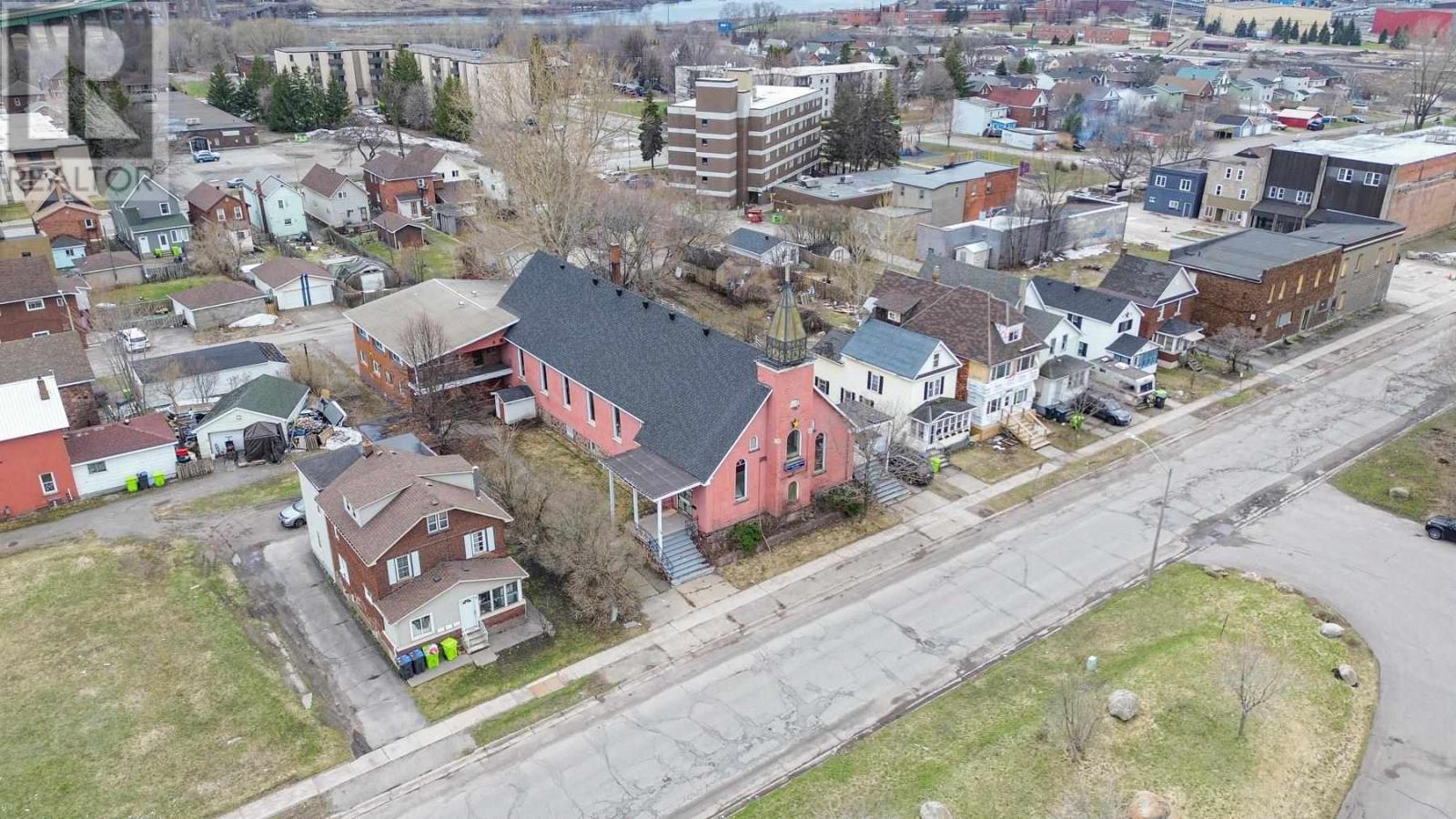 549 Cathcart ST - 10