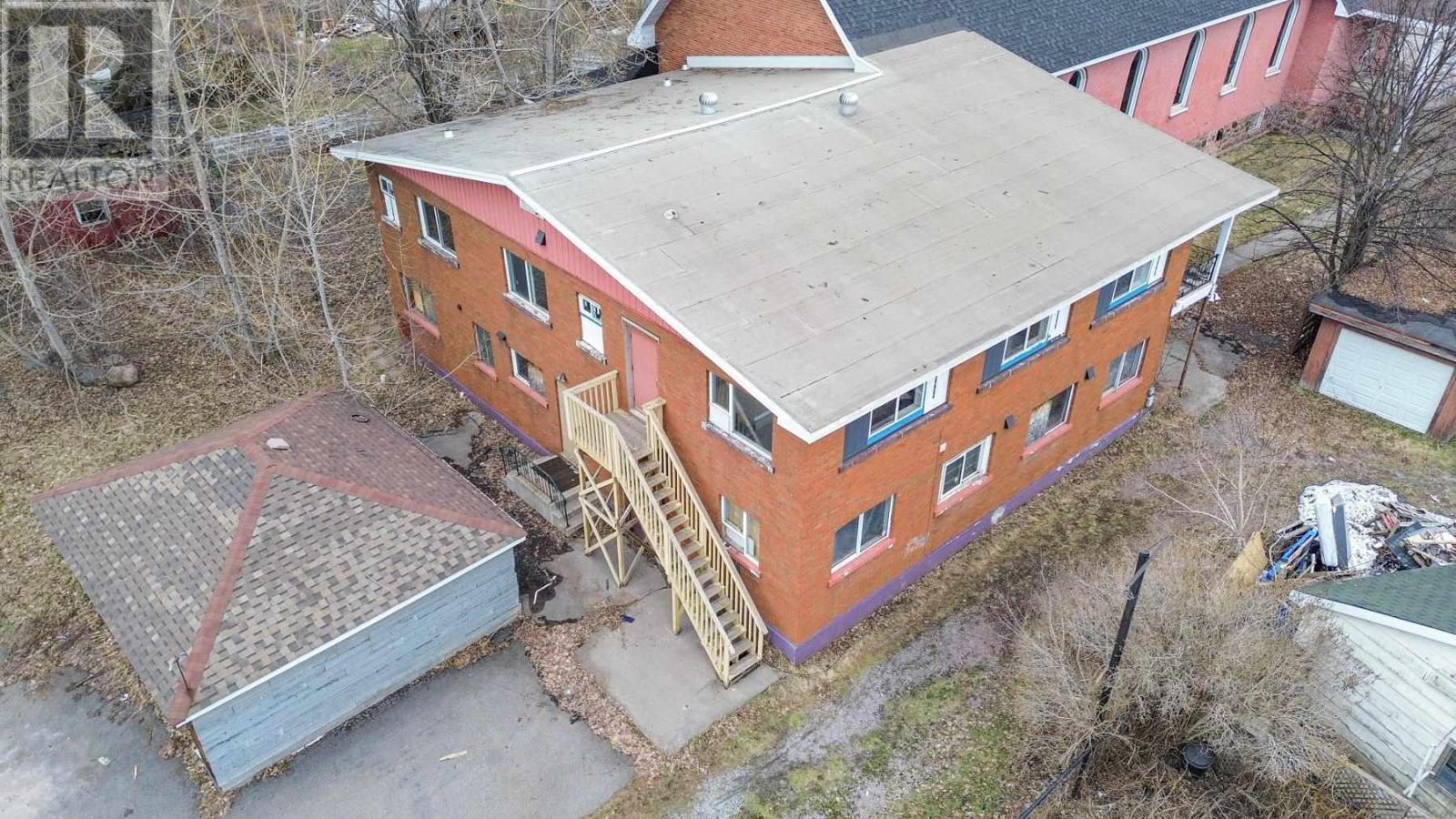 549 Cathcart ST - 19