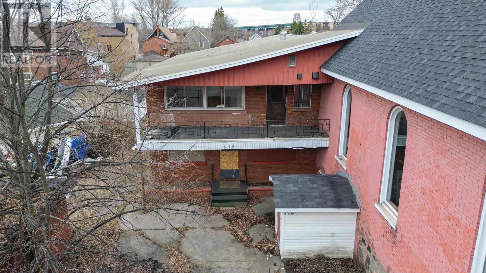549 Cathcart ST - 21