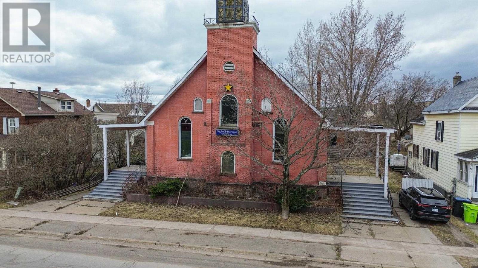 549 Cathcart ST - 1